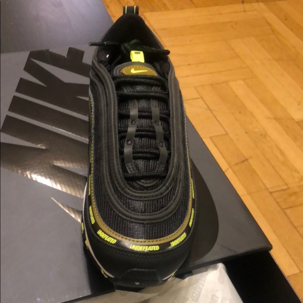 Nike Air Max 97 Undefeated Black Volt Militia Grn - Picture 3 of 8